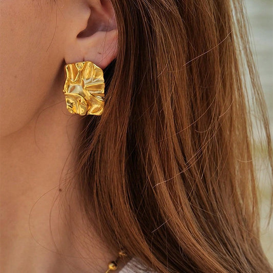 Irregular golden pleated earrings