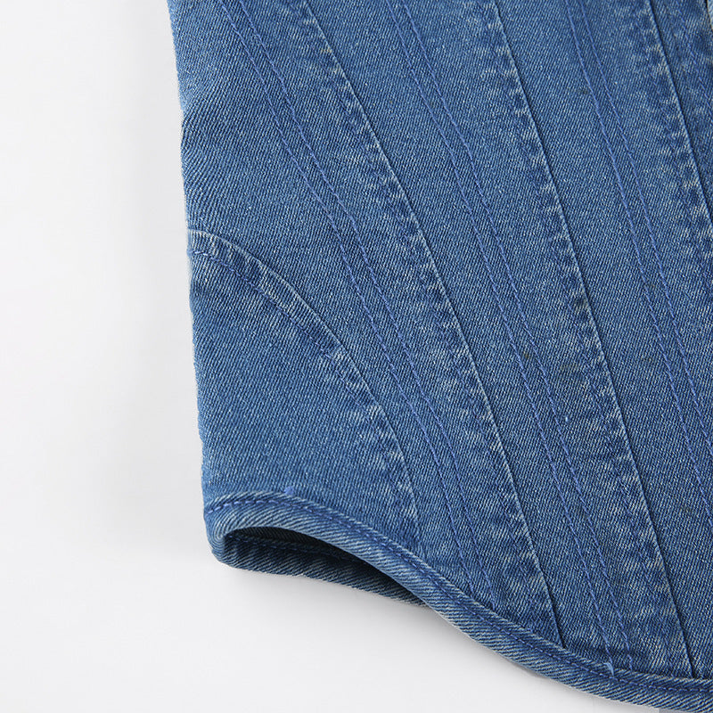 < img src="model.jpg" alt=Women tight daily croset denim