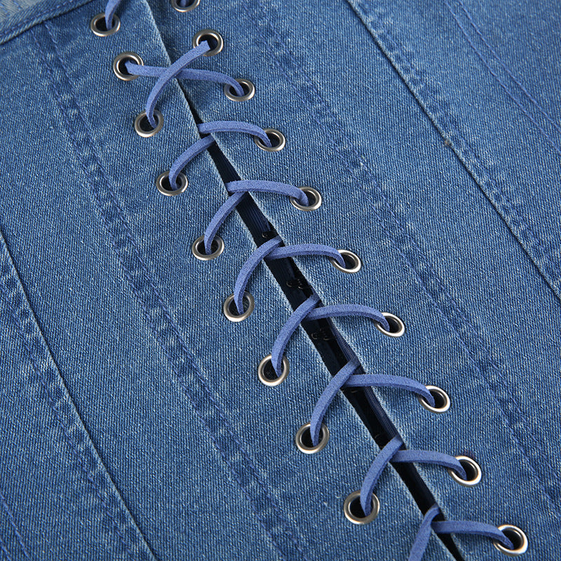 < img src="model.jpg" alt=Women tight daily croset denim