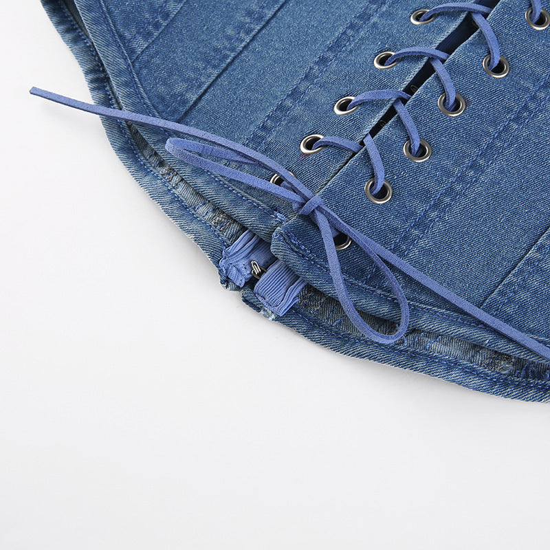 < img src="model.jpg" alt=Women tight daily croset denim